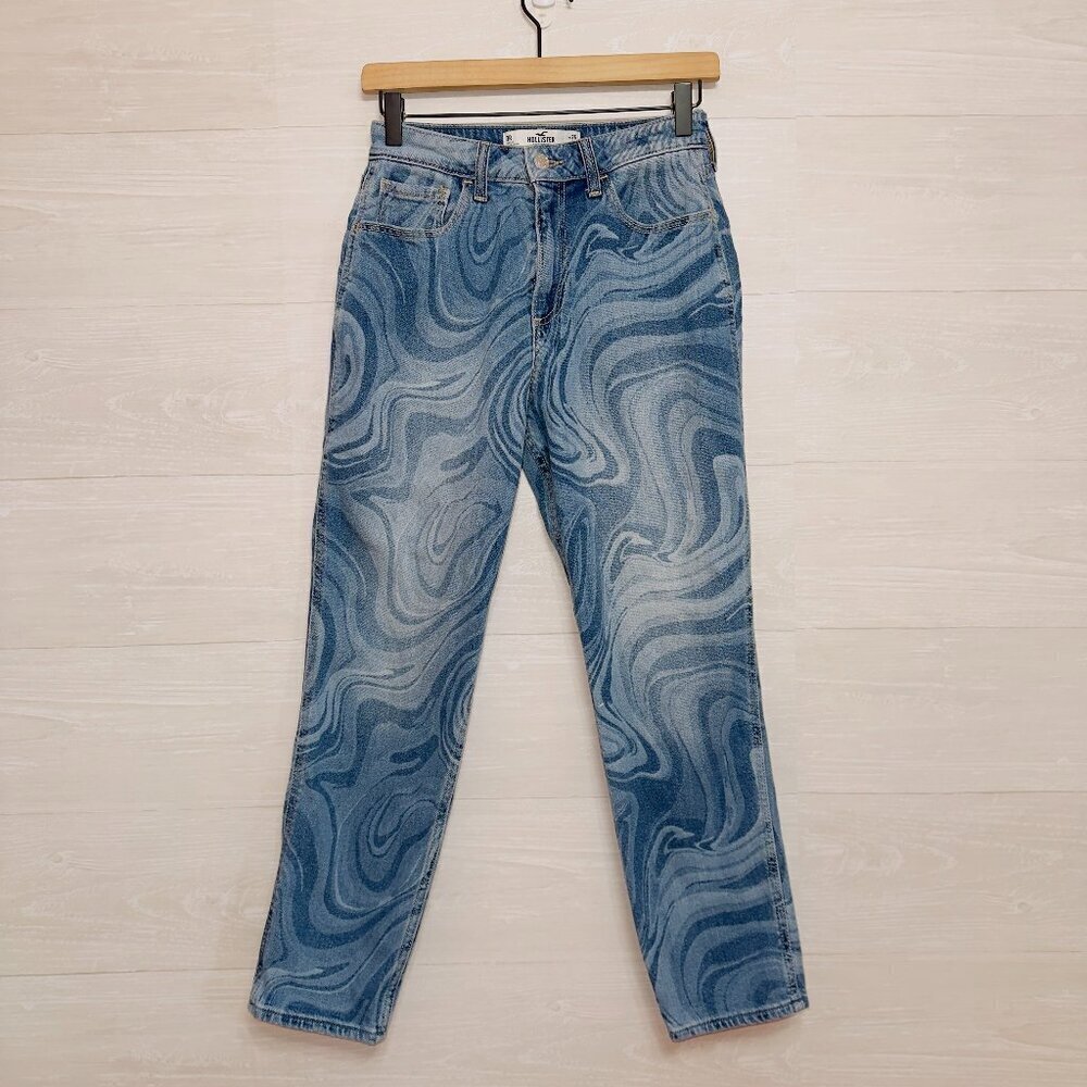 Hollister Vintage Stretch Curvy High Rise Mom Jean size 3/26